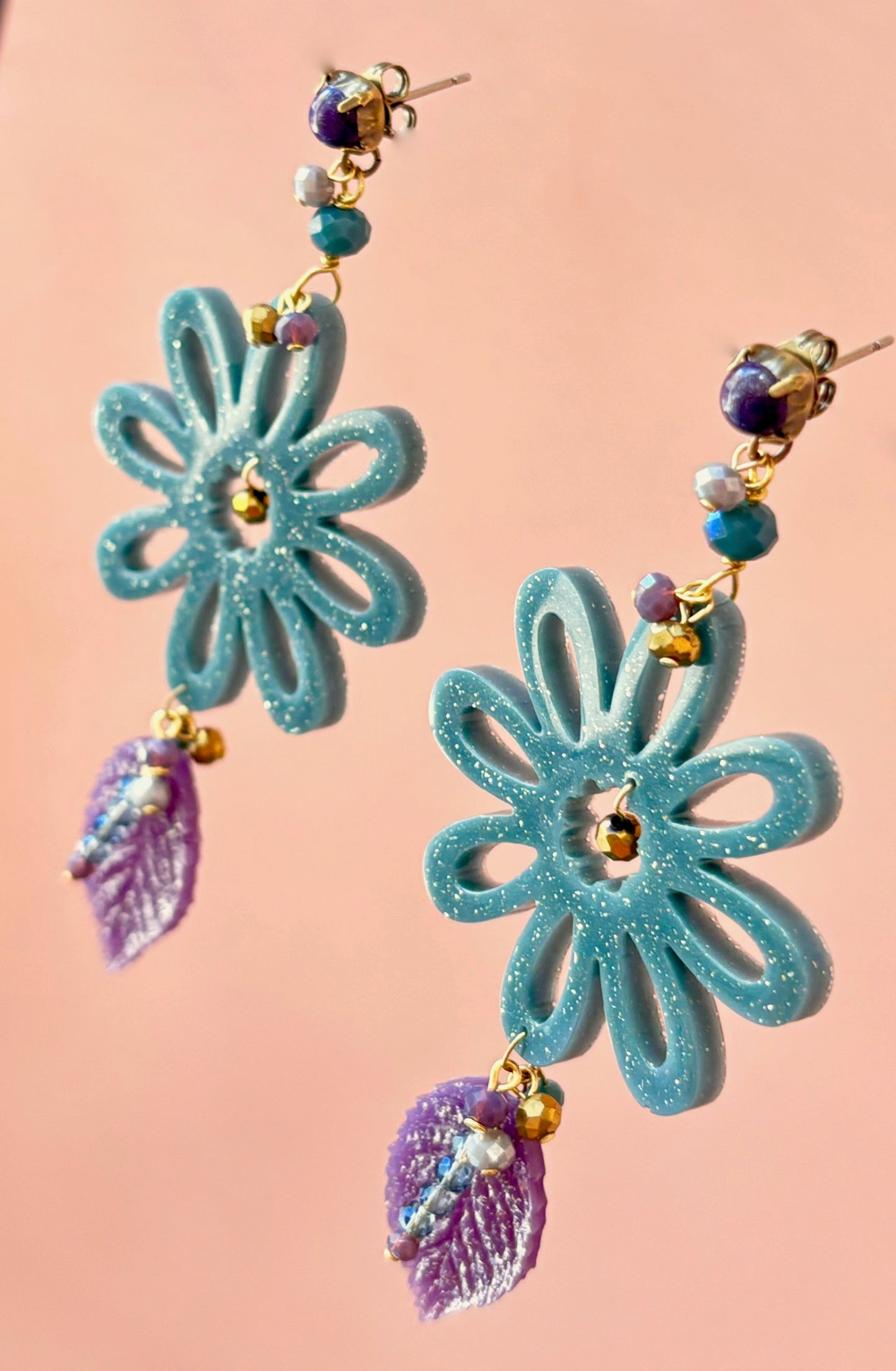 Pendientes grandes flor azul y hoja lila-P-34-148