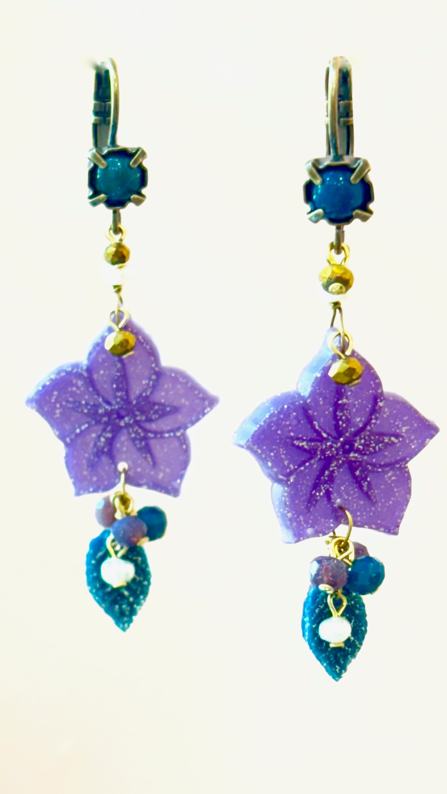 Pendientes flor lila y hoja azul P-34-173-G