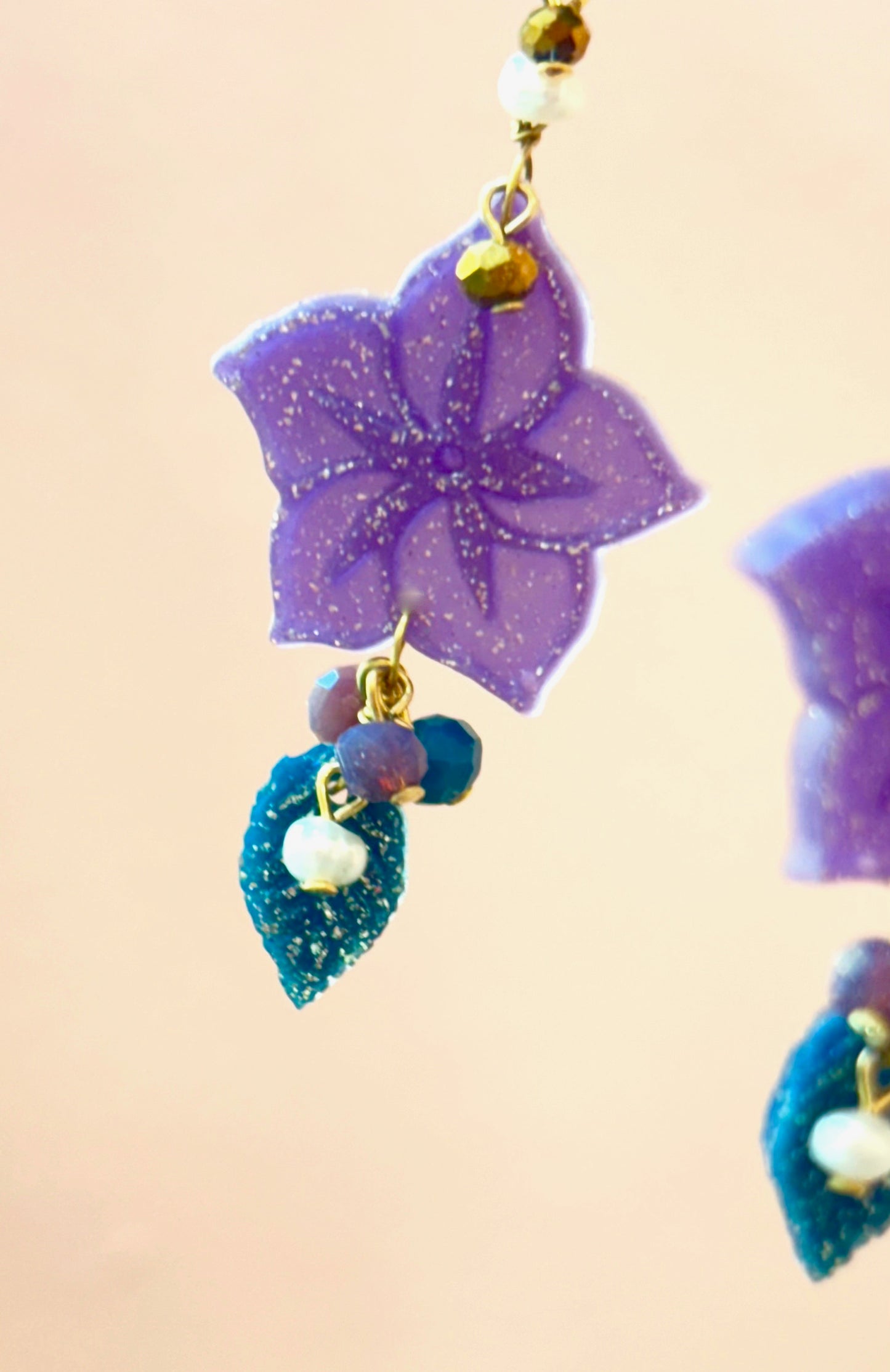 Pendientes flor lila y hoja azul P-34-173-G