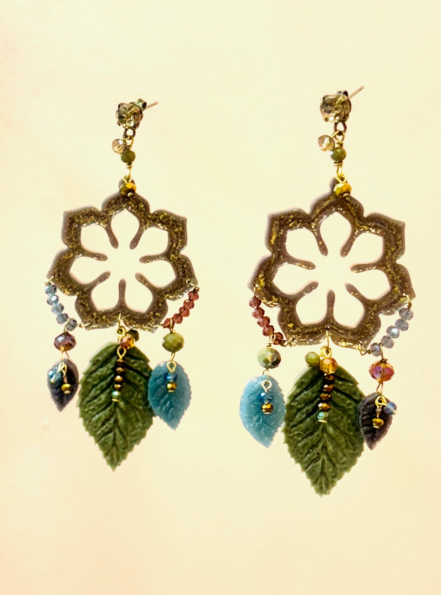 Pendientes grandes con hojas de color P-34-193