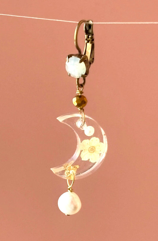 Pendientes luna transparente con flor y perlita encapsuladas-P-34-60-G