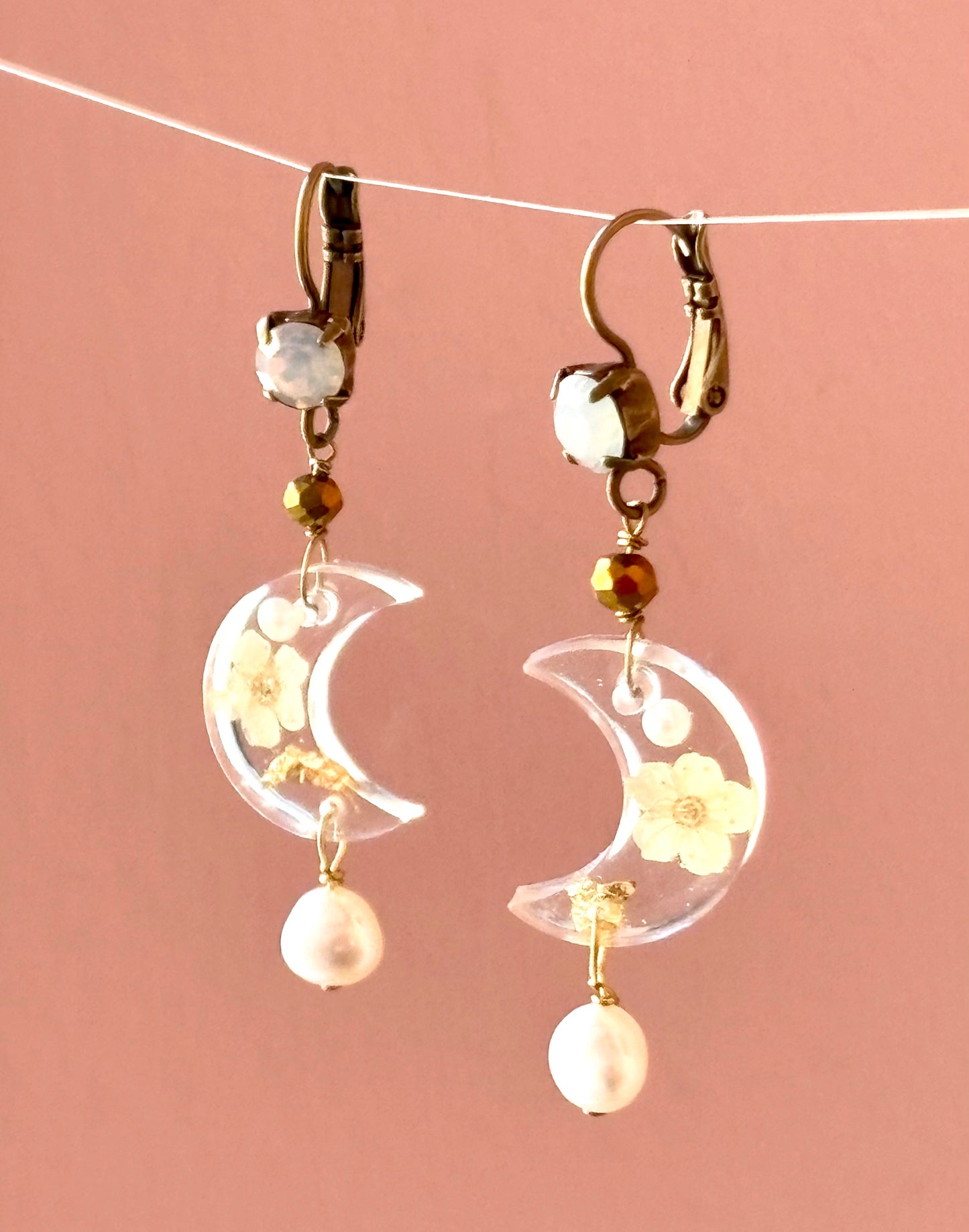 Pendientes luna transparente con flor y perlita encapsuladas-P-34-60-G