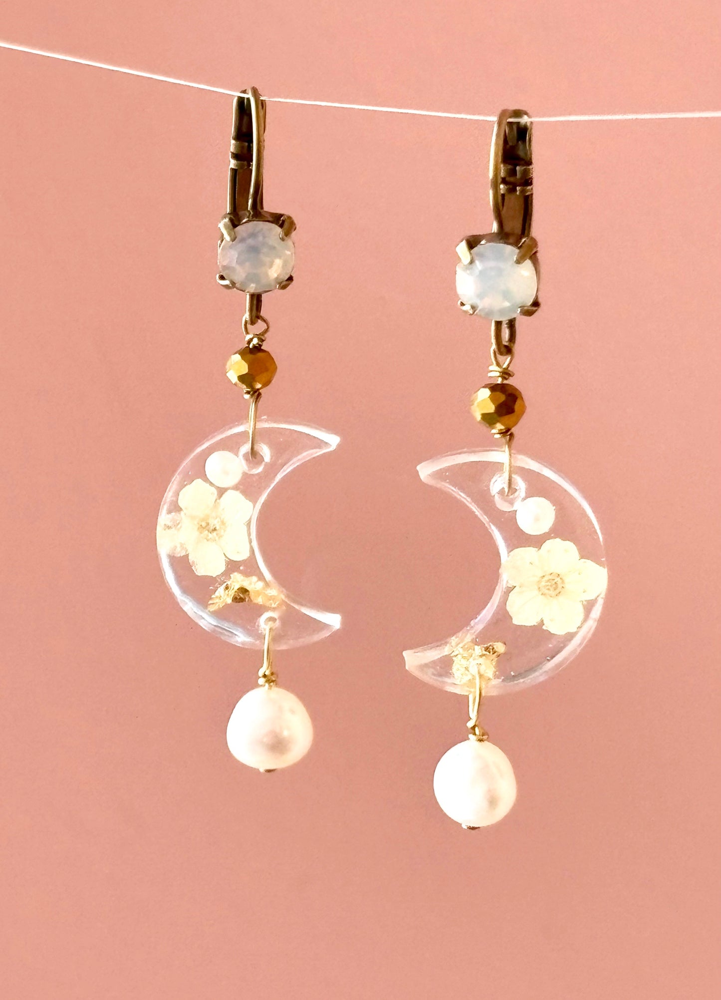 Pendientes luna transparente con flor y perlita encapsuladas-P-34-60-G