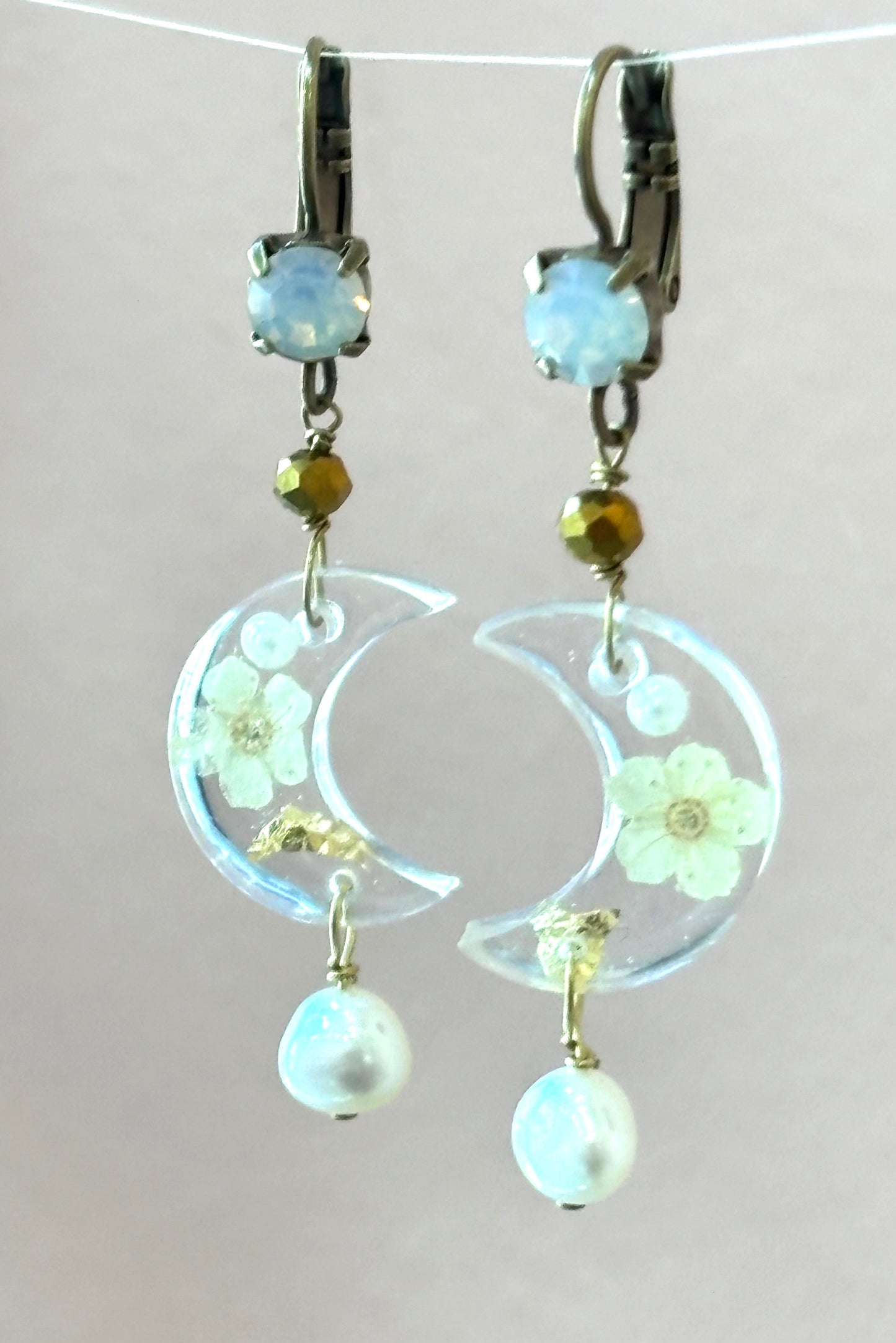 Pendientes luna transparente con flor y perlita encapsuladas-P-34-60-G